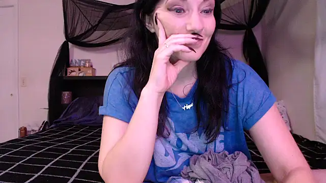 Snapshot of CrystalLakeXO chatting on 30, 6, 2026 CrystalLakeXO online show from 30, 6, 2026