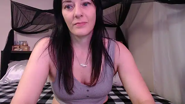 Snapshot of CrystalLakeXO chatting on 16, 7, 2026 CrystalLakeXO online show from 16, 7, 2026