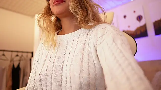 SaraParisi online show from 2, 1, 2025