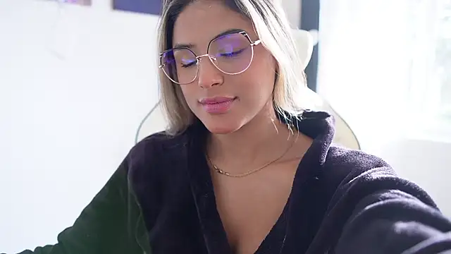 SaraParisi online show from 23, 1, 2025