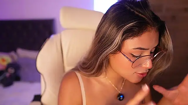 SaraParisi online show from 20, 3, 2025