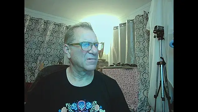 coryassman online show from 18, 4, 2026