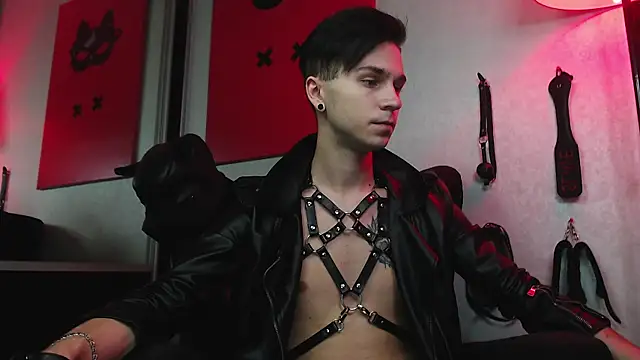 Joseph  Quinn online show from 19, 1, 2025