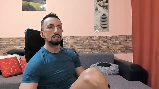 HotHunkTrainer online show from 5, 2, 2026