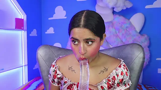 Snapshot of miss_romyna chatting on 15, 4, 2026 miss romyna online show from 15, 4, 2026