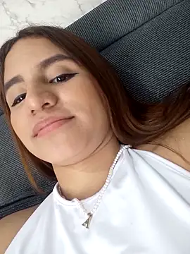 AnthonelaDuque online show from 10, 2, 2025