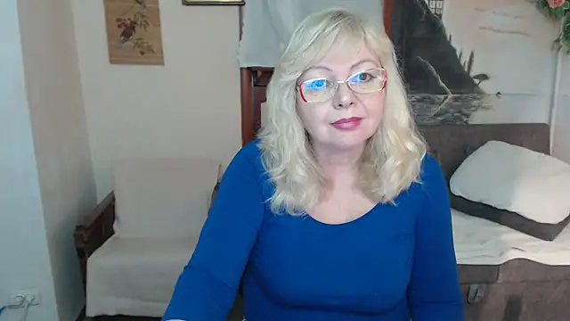 EvelynLoveShy online show from 13, 11, 2025