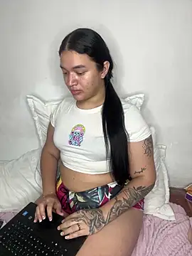 GemaGranadoss online show from 2, 3, 2025