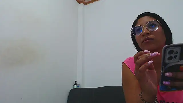 MiaJoness13 online show from 18, 12, 2024