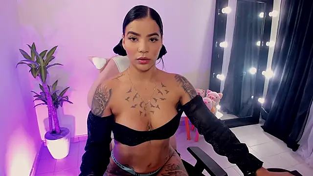 EmmaRusellx online show from 25, 1, 2025