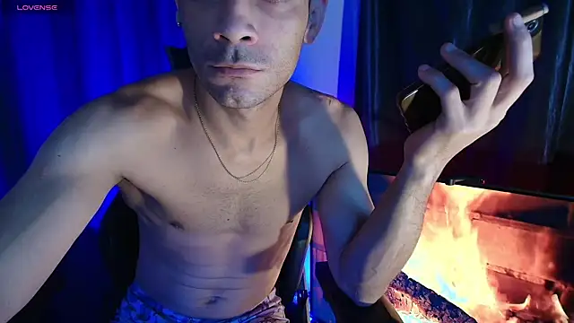 sexyboycolombi4 online show from 23, 6, 2026