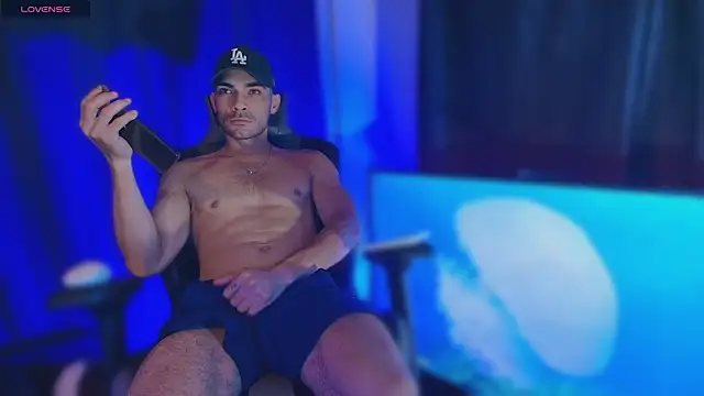 sexyboycolombi4 online show from 22, 7, 2026