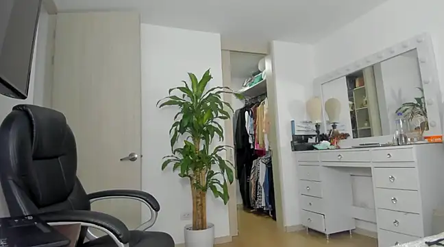 charlotte tiller online show from 24, 12, 2024