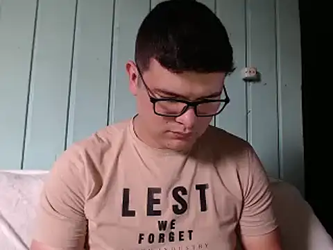 Snapshot of Plug_Control chatting on 13, 3, 2026 Plug Control online show from 13, 3, 2026