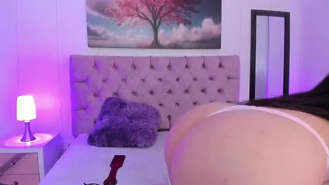 Julianaa Castro  online show from 20, 1, 2025