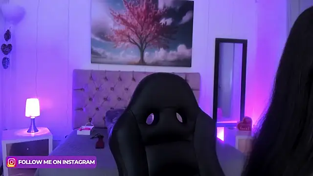 Julianaa Castro  online show from 29, 1, 2025