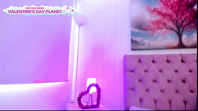 Julianaa Castro  online show from 10, 2, 2025