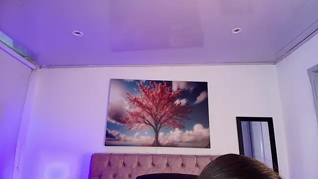 Julianaa Castro  online show from 12, 2, 2026