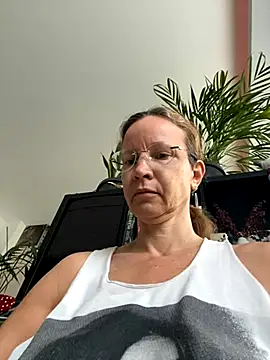 AnnikaRose online show from 10, 9, 2025