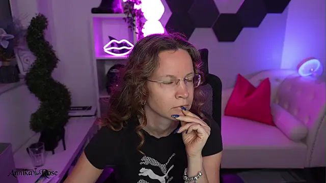 AnnikaRose online show from 10, 2, 2026