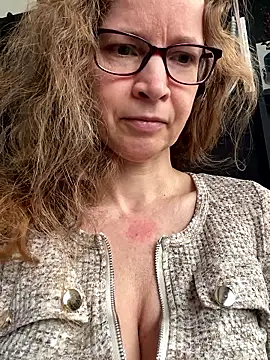 AnnikaRose online show from 14, 4, 2026