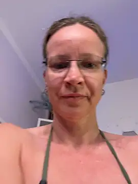 AnnikaRose online show from 7, 7, 2026