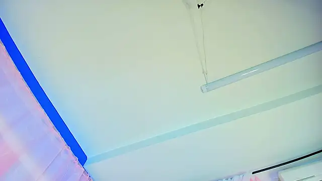 liccy hall online show from 17, 4, 2026