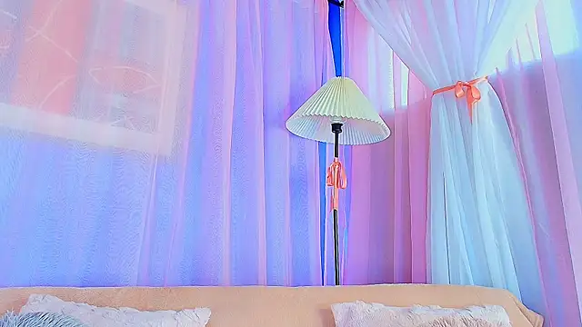 liccy hall online show from 26, 4, 2026