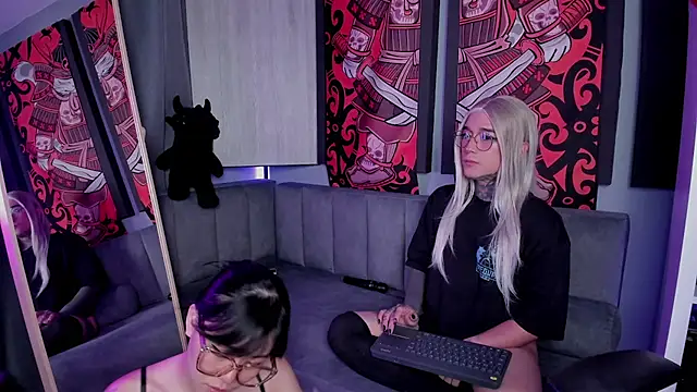 JadeyKhada online show from 2, 12, 2025