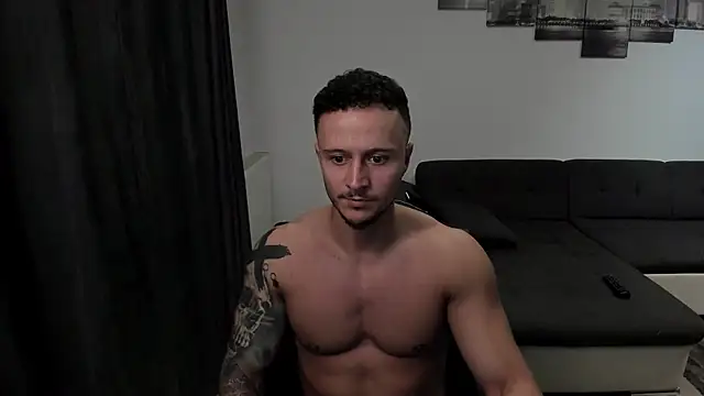 Richarddarell1 online show from 9, 12, 2024