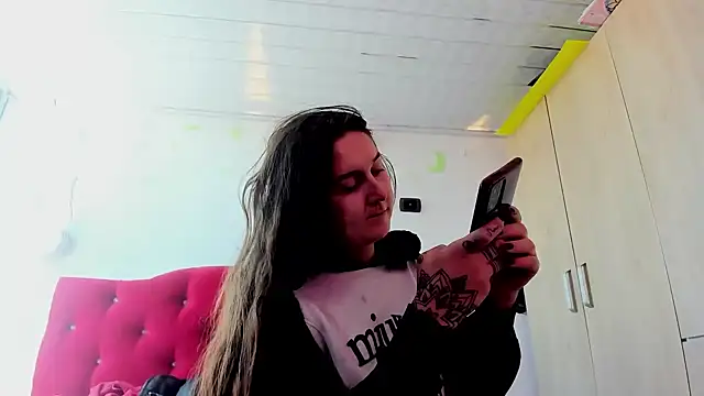 Sweet-Suck69 online show from 20, 1, 2025