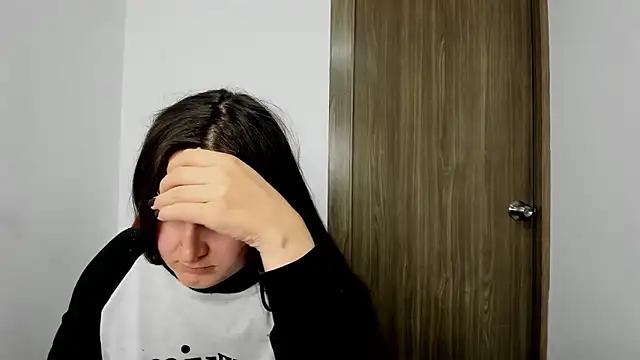 Sweet-Suck69 online show from 21, 2, 2025