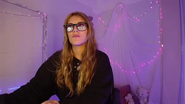 Giia paiige18 online show from 31, 10, 2025