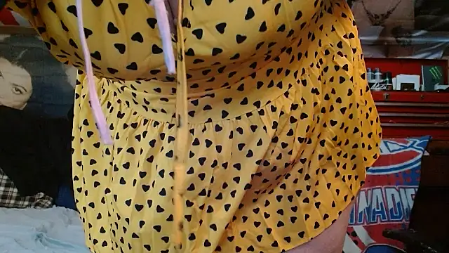 Snapshot of cosmicjones chatting on 13, 10, 2025 cosmicjones online show from 13, 10, 2025