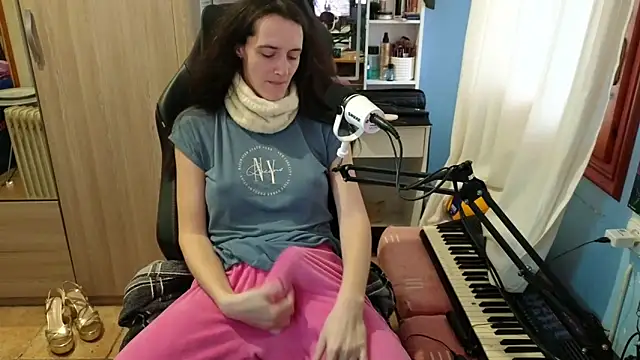 MemiKouki online show from 21, 12, 2025