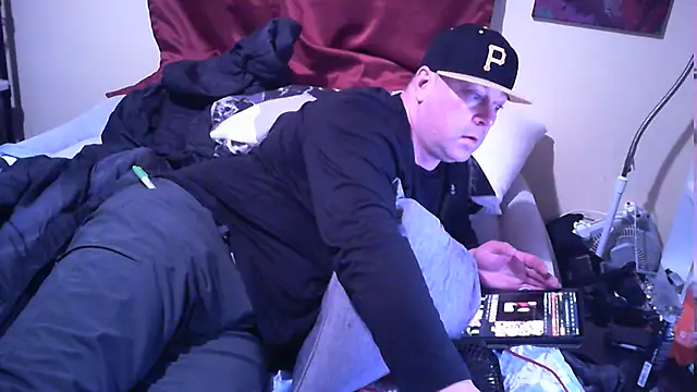 Mic Oxinner online show from 9, 10, 2025