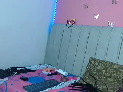 Snapshot of monickhot303av chatting on 5, 1, 2025 monickhot303av online show from 5, 1, 2025