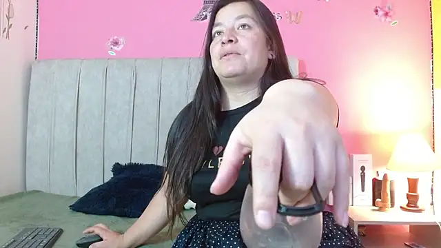 Snapshot of monickhot303av chatting on 11, 10, 2025 monickhot303av online show from 11, 10, 2025