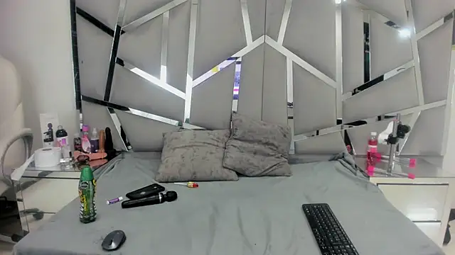 Catherinee69 x online show from 13, 1, 2025