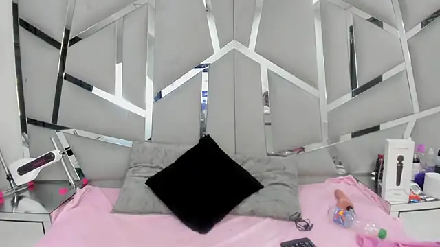 Catherinee69 x online show from 24, 2, 2025