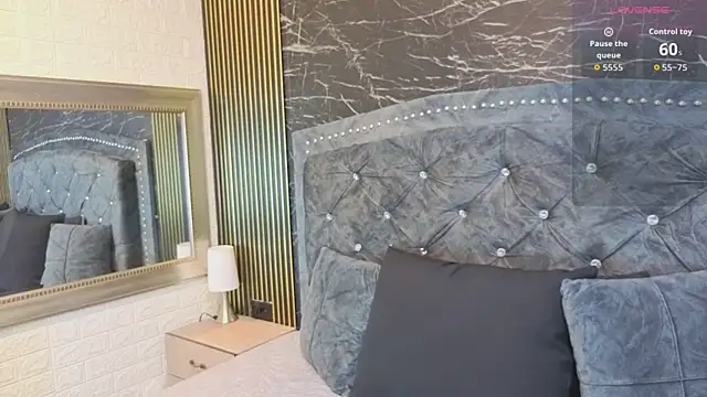 charlotte  G online show from 16, 4, 2026