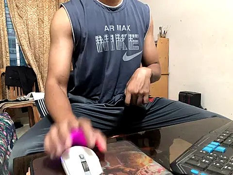 Snapshot of Zeuhorny chatting on 3, 12, 2024 Zeuhorny online show from 3, 12, 2024