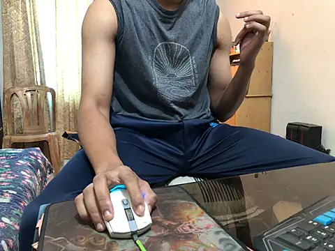 Snapshot of Zeuhorny chatting on 5, 12, 2024 Zeuhorny online show from 5, 12, 2024