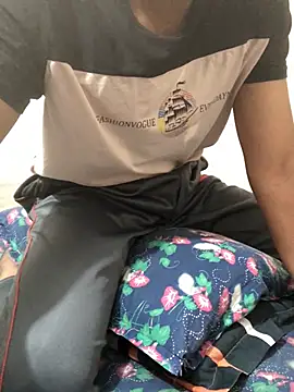 Snapshot of Zeuhorny chatting on 22, 3, 2025 Zeuhorny online show from 22, 3, 2025