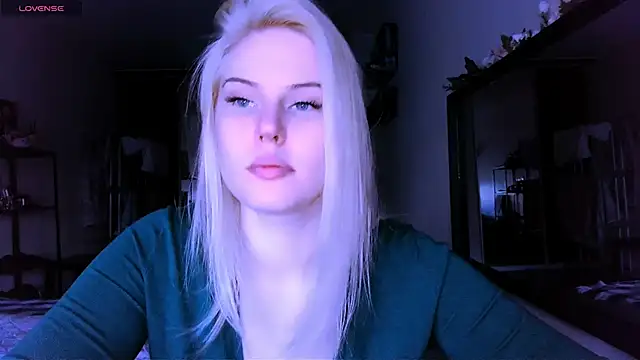 VoluptuousDreams online show from 16, 3, 2025