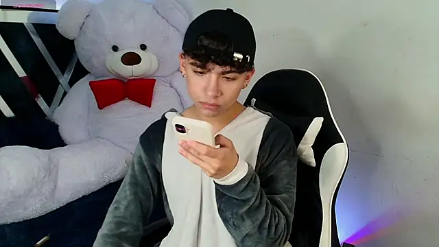 Niico Cruz online show from 18, 2, 2025