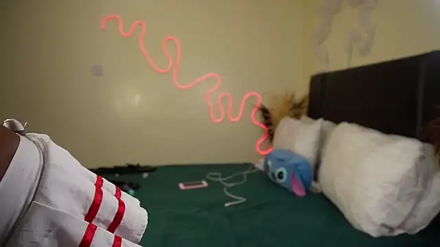 Snapshot of _Watuluv_ chatting on 31, 1, 2025 Watuluv online show from 31, 1, 2025