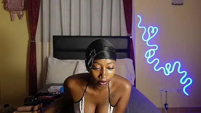 Snapshot of _Watuluv_ chatting on 27, 11, 2025 Watuluv online show from 27, 11, 2025