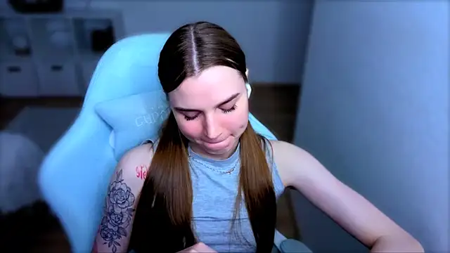 StellaLawless online show from 17, 11, 2025