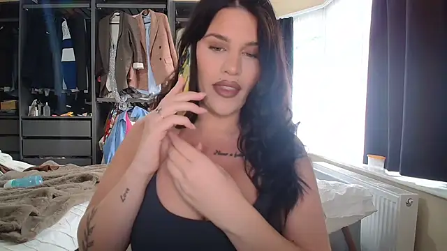 Bustyjessicalouu online show from 15, 10, 2025